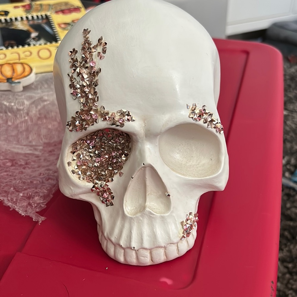 Black and white Halloween skulls